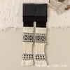 Leggings de otoño e invierno para niñas con forro polar, estampado jacquard retro, diseño estilo calcetín con volantes, pantalones de nueve puntos tipo patchwork, calcetines de ropa exterior de forro polar todo en uno para niños