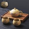Tetera de Arcilla Púrpura Hecha Completamente a Mano, Olla Dorada Vieja de Barro Xishi, Ocho Caballos que Cambian de Color, Agua que se Rompe, Fénix Cantando, Una Olla y Dos Tazas de Té