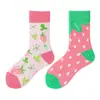 Calcetines originales de moda infantil AB color asimétrico dibujos animados longitud media otoño e invierno caramelos lindos calcetines de algodón para niños y niñas