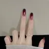 Uñas Postizas de Moda de Gama Alta Retro Color Vino Tinto Degradado 2026, Longitud Media, Puras y Atractivas, Pegatinas para Uñas que Aclaran la Piel