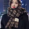 Cachecol Xadrez Vermelho de Natal para Mulheres no Outono e Inverno Estilo Coreano Imitação de Caxemira Luxo Acessível Alta Qualidade Cachecol Xale Quente