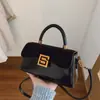 Bolsa Pequena Quadrada de Moda de Luxo Leve de Alta Qualidade Nova Bolsa de Ombro Versátil Retrô de Nicho Estilo Ocidental para Trabalho Bolsa Transversal de Mão