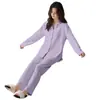 Pijama de algodón acolchado al por mayor para primavera, otoño e invierno para mujer, con mangas largas, pantalones largos, cuello de solapa, diseño de color liso y estilo casual, con envío gratis