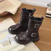 Botas de Cuero de Moda para Niños 2026 Otoño Nuevo Estilo Botas de Motocicleta con Hebilla Negra Estilo Coreano Versátiles Botas de Media Caña para Niñas