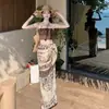 Conjunto de Roupa para Viagem de Férias Tailândia Yunnan para Mulheres, Top Tomara-que-Caia de Verão, Conjunto de Duas Peças com Saia Longa Estampada Retro