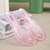 Dropshipping peça única frete grátis chinelos sapatos de cristal femininos leves antiderrapantes sandálias de dedo de verão para senhoras