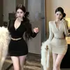 Vestido Cinturón Chica Atractiva Deseo Puro Traje de Dos Piezas Manga Larga Cuello en V Encaje Sexy Ajustado Cadera Falda Corta Estilo Primavera e Invierno