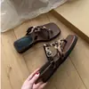 Primer Encuentro Jihou Chanclas de Cuña con Suela Gruesa para Mujer Verano Ropa de Exterior 2026 Nuevas Impresionantes Combinan Bien con Faldas Playa Costera
