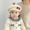 Boina de tricô fofa com laço, um chapéu quente e grosso para bebês e crianças pequenas, perfeito para o outono e inverno