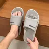 Chinelos de massagem para os pés masculinos, adequados para o verão, uso interno, antiderrapantes, para casa e banheiro, silenciosos, para terapia dos pés e podem ser usados por casais