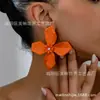 1 par de brincos femininos de metal com pintura, estilo moda cross-border europeu e americano, flor grande exagerada dopamina, estilo rua férias