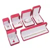 Suministro Directo Transfronterizo de Cajas de Joyería de Cuero PU de Alta Gama con Esquinas Redondeadas y Tacto Premium para Guardar Collares, Pulseras y Anillos, Disponibles para Venta al por Mayor