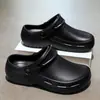 Pantuflas negro puro para hombre, verano, transpirables, para trabajo en cocina, impermeables, a prueba de aceite, para chef, suela gruesa, antideslizantes, zapatos de seguridad para trabajo