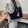 Bolsa Tote Moda Retrô 2025 Outono Nova Bolsa de Ombro para o Trabalho e Deslocamento Bolsa de Axila Popular Casual Estilo Ocidental
