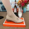 Zapatos de mujer populares de punta fina retro de comercio exterior transfronterizo, cómodos de otoño nuevo estilo, suela blanda, elegantes, versátiles de tacón bajo, zapatos de cuero poco profundos
