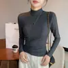 Camiseta base de cuello medio para otoño e invierno para mujer, adecuada para primavera y otoño, se puede usar como capa interior o exterior, manga larga nueva, estilo casual simple japonés y coreano