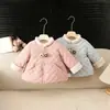 Jaqueta fina de algodão estilo chinês para bebê menina, com gola de retalhos de pelúcia e botões decorativos, perfeita para looks outonais e invernais doces e charmosos