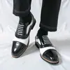 Zapatos de Hombre Brogue de Cuero Tallado Otoño Nuevo Retro Británico Casual Zapatos de Cuero Empalmado Transfronterizos Talla Grande 46 Zapatos de Hombre