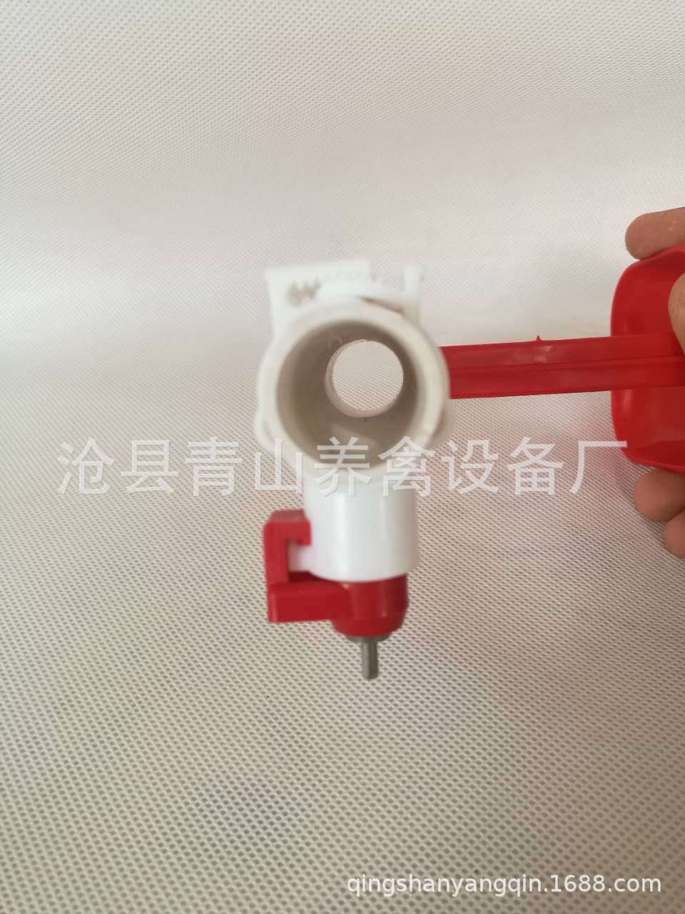 鸡用饮水器 乳头饮水器 球阀白卡子饮水器