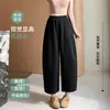 Pantalones de chándal grises con estampado floral y pernera curva para mujer, diseñados para cubrir las caderas y crear un efecto adelgazante, nuevo estilo 2026, adecuados para primavera, otoño y verano, longitud cropped, pantalones balloon deportivos para mujer