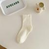 Meias Femininas de Cor Sólida para Primavera e Verão Estilo Coreano Feitas à Mão Cor Creme Meias para Pós-parto Boca Larga Algodão Fino Meias até o Meio da Panturrilha