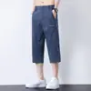 Calças cropped casuais masculinas de verão, simples, leves, para negócios, slim-fit, calças cropped casuais retas estilosas e versáteis para jovens homens