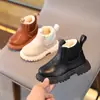 Botas de algodão e couro infantis de inverno 2026 estilo britânico punho de meia elástico botas Martin para meninos botas quentes para meninas para o Nordeste nevado