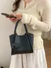Bolsa de Mão Fashion em Couro Genuíno, Bolsa Saco, Bolsa de Ombro de Nicho de Luxo Feminina, Bolsa Versátil de Ombro e Transversal