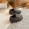 Sapatos Birkenstock para Meninas 2026 Outono Novo Estilo Sapatos Princesa de Lã com Bolinhas para Crianças Sapatilhas para Bebê Mocassins Sapatos para Crianças Maiores