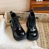 Botas Curtas Femininas Estilo Britânico Vintage Borboleta Martin Boots 2026 Primavera/Verão Novas Botas de Salto Único Lolita Botas Curtas da Moda
