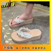 Chinelos Doces Antiderrapantes Estilo Fada Sandálias de Praia 2025 Novas Tongs de Plataforma Tendência para Mulheres Verão Uso Externo