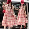 Vestido Colete Xadrez Sem Manga Estilo Verão Novo Estilo Coreano para Crianças Maiores, Vestido Princesa, Vestido Longo Solto de Algodão e Linho