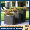 Macetero de fibra de vidrio a rayas cuadradas para paisajismo de patios de villas, jardinera combinada, maceta de exterior, venta al por mayor personalizada por el fabricante
