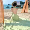 Vestido Verde Estilo Vacaciones con Cuello Halter Espalda Descubierta para Mujer, Primavera y Verano Sin Mangas Cuello en V Corte Ajustado Sexy y Hermoso Línea A Largo