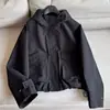2026 Jaqueta Casual com Capuz Funcional Solta à Prova de Vento Roupa Externa Jaqueta Top Roupa Externa Feminina Atacado H14CW8219