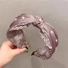 Estilo avanzado Otoño e Invierno Nuevo estilo Aro para el cabello Pinza para el cabello de parte superior craneal alta para mujer Temperamento Lavado de cabello a presión lateral ancho Hebilla para la cabeza de estilo avanzado