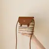 Bolsa de Palha Tecida Arco-Íris de Verão para Mulheres 2026 Nova Tendência Moda Praia Bolsa de Palha Casual Transversal Saco Balde