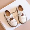 Zapatos de piel para niña estilo coreano 2026 nuevo modelo de verano con lazo y cordones, zapatos de princesa, zapatos infantiles brillantes con suela blanda para actuación
