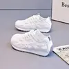 Nuevos Zapatos de Entrenamiento Casuales de Moda Coreana con Suela Gruesa para Mujer, Zapatos Deportivos Ligeros para Comercio Transfronterizo, Primavera/Verano 2026