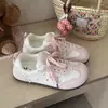 Zapatos de Mujer de Moda con Suela Gruesa y Suela Blanda de Venta Caliente 2026 Nuevo Llegada de Verano Celebridad de Internet Estudiante Casual Cómodos Zapatos Blancos de Entrenamiento Alemanes para Mujer