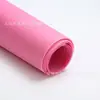 Stock Listo del Fabricante de Rollos de Tela No Tejida Spunbond de PP Rojo para Bolsas de Compras, Bolsas de Almacenamiento, Usando Tela No Tejida Roja de 80g 100g
