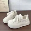 Tenis Blancos de Suela Gruesa Off-White para Mujer, Lindos y Originales, Nuevos Chic de Primavera 2026, Zapatos de Pan Estilo Niche para Estudiantes, Zapatos de Tabla Deportivos