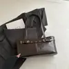 Bolsa de Design Nicho Coreana Retro High-End Versátil Cinto com Rebites Grande Capacidade para o Dia a Dia Bolsa Tote de Ombro Único