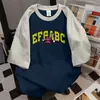 Camiseta Casual Suelta de Manga Corta con Bloques de Color Estilo Universitario con Diseño Coreano, Top de Moda Oversize de Nicho