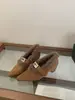 Otoño/Invierno 2025 Nuevos Zapatos de Mujer Cálidos con Forro de Felpa y Tacón de Cuña de Punta Aguda Estilo Retro Zapatos Mary Jane Zapatos de Mujer