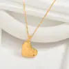 Promoção Quente da Amazon Pingente de Amor Cobre Banhado a Ouro Dia dos Namorados Corrente para Clavícula Empilhada High-end Light Luxury Colar em Forma de Coração