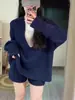 Conjunto de Punto Holgado y Relajado con Cuello en V para Mujer en Otoño e Invierno Nuevo Aspecto Adelgazante Holgado Conjunto de Dos Piezas con Shorts de Punto Casual