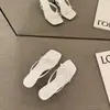Sandalias de tacón alto estilo francés de nicho, zapatos de hada, nuevas sandalias de chancla de moda para exteriores de verano 2025, sandalias de tacón de aguja