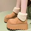 Botas de neve de camurça da moda para mulheres, novo estilo de inverno 2026, com forro de fleece, sola espessa e um design de bico em forma de manga, lembrando sapatos de algodão estilo Birkenstock