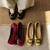 Zapatos de Moda para Mujer para el Trabajo con Hebilla Cuadrada de Ágata, Gamuza de Oveja, Colección Otoño 2026, Tacón Medio Grueso, Punta Redonda, Zapatos de Cuero Completamente con Escote Bajo